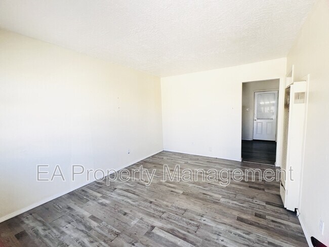 Photo - 525 Cedar St SE Unit A