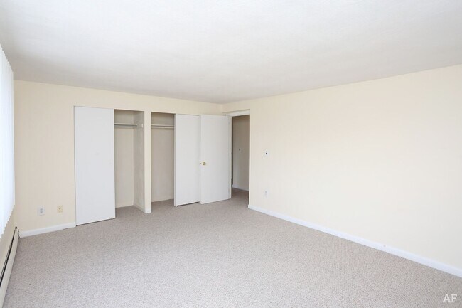 Photo - Studio - Watertown Square