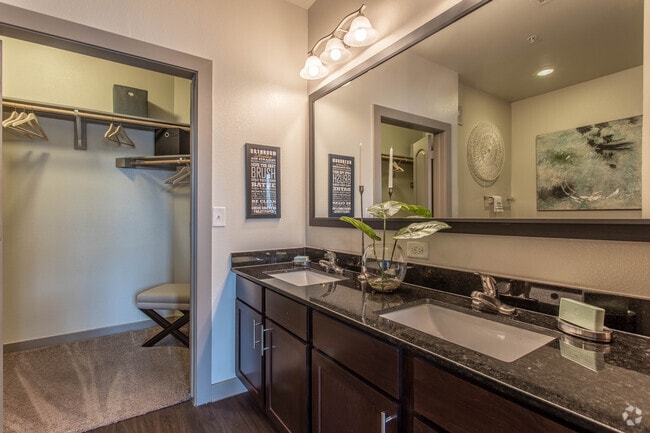 2 BR, 2 BA - 1196 SF