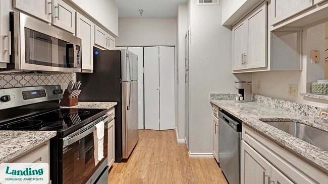 Photo - 165 Forestbrook Dr Unidad 332.1410984