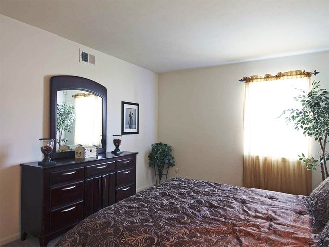 Photo - Cedar Creek Apartments