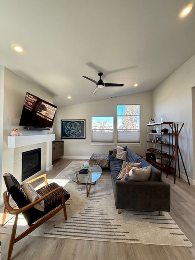 Building Photo - Beautiful Easton 3 Bedroom Home | Primary Suite on Main | Loft + A/C | Community Pools & Amenities