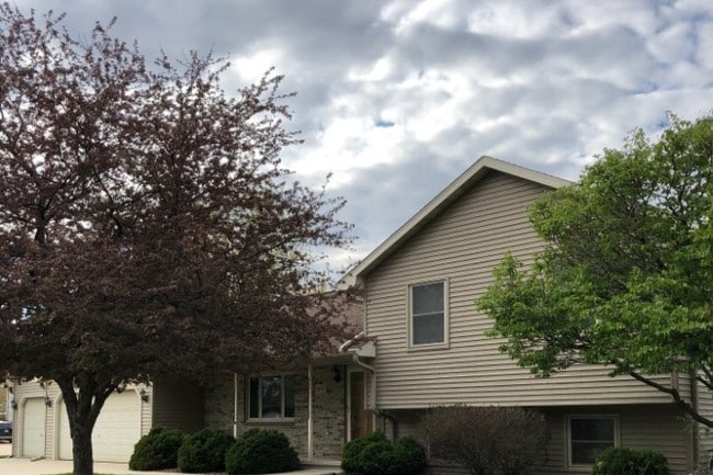 Building Photo - 2810 Windhurst Dr