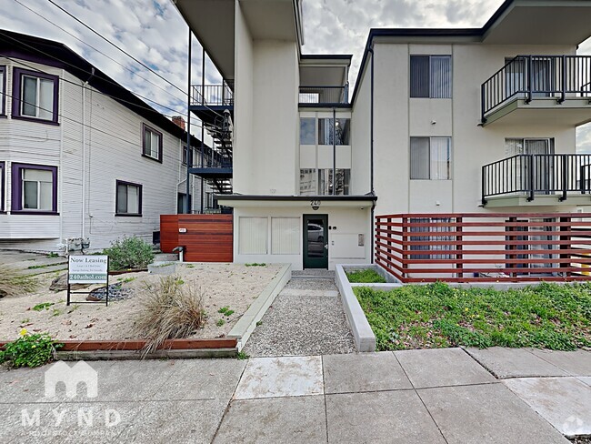 Building Photo - 240 Athol Ave Rental