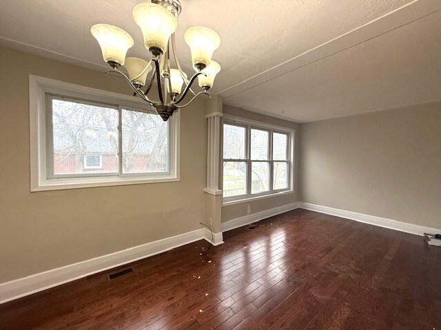 Photo - WHOLE Home Rental - London EAST - 4 bedroo...