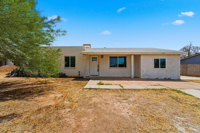 Photo - Discover this beautifully renovated 3-bedroom, 2-bath home in Mesa, AZ!