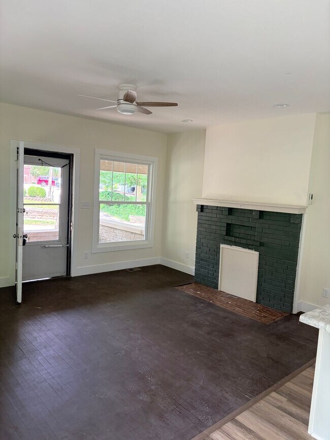 0446-448 E 2nd Street