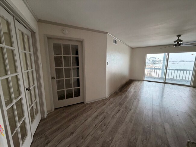 Photo - 500 Tiki Dr Unit 103