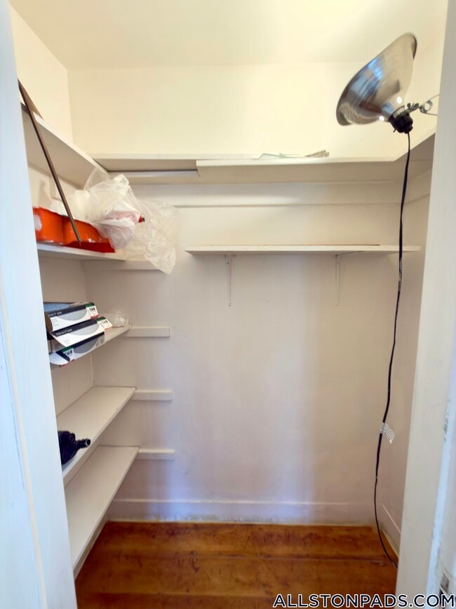 Photo - 45 N Beacon St Unidad 2