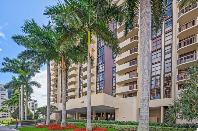 Photo - 600 Biltmore Way Condominio Unidad 310