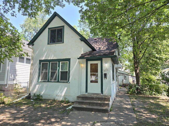 Building Photo - 3412 N Girard Ave