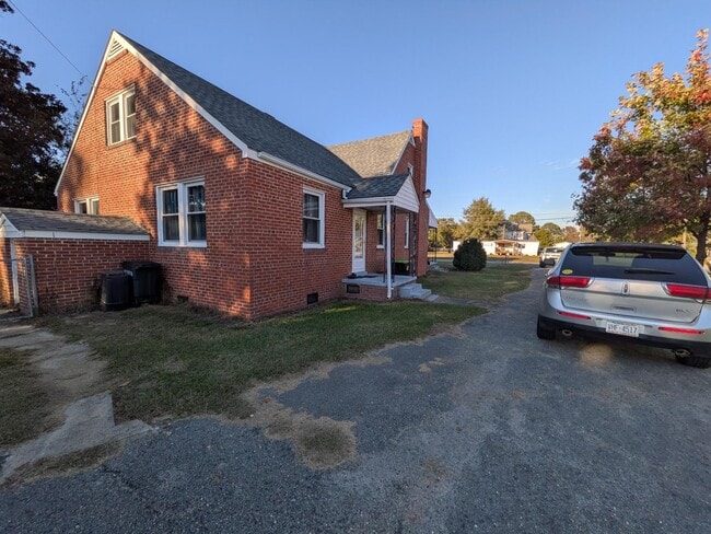 Photo - 107 N Church St