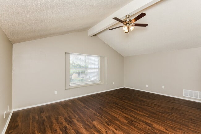 Photo - 610 Lemon Dr