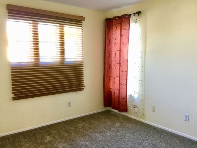 Photo - 2345 Greenbriar Dr