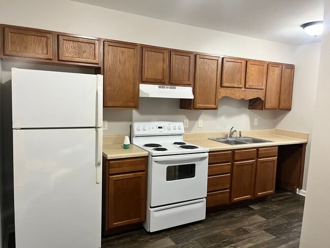 Photo - Two bedroom, 1.5 bath condo in High Point--Oakmont Condominiums Unit 2912-D Creekview Ct