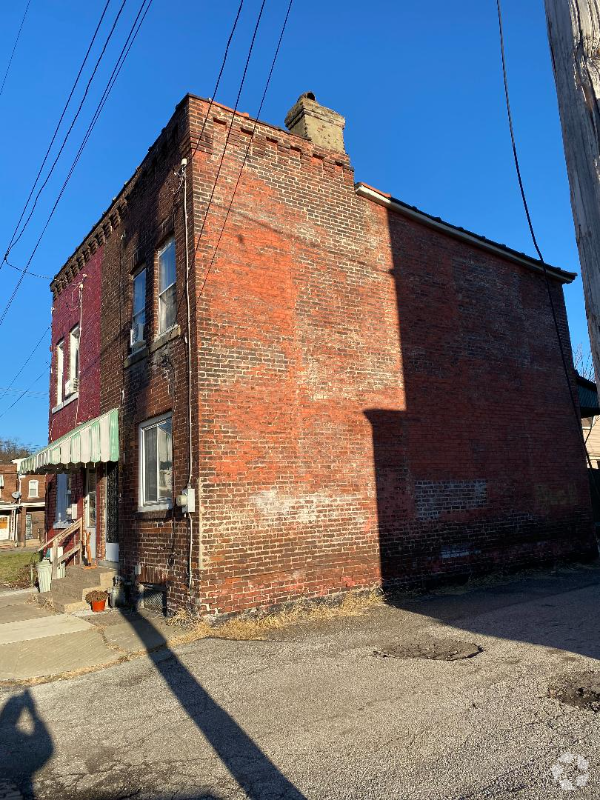 Building Photo - 102 Mound St Rental