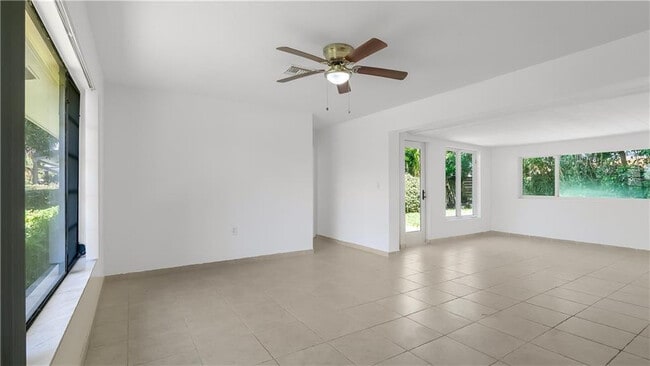 Photo - 2161 NE 35th St