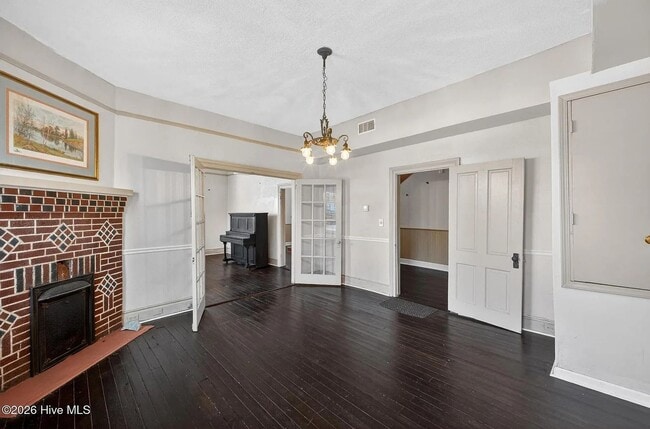 Photo - 1102 Phillips St