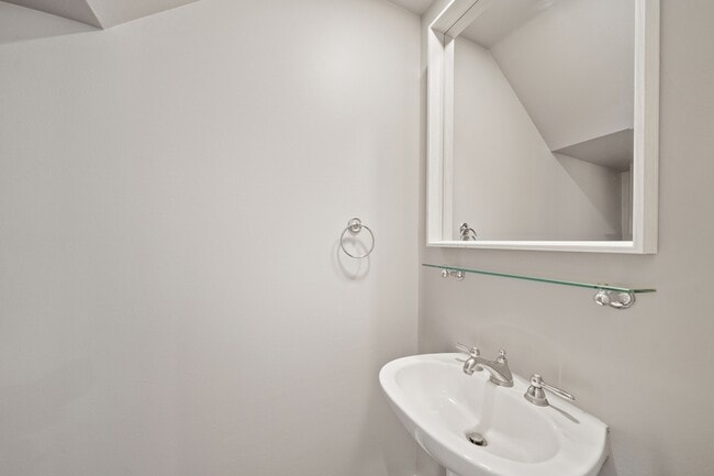 Photo - 2304 Albans Rd