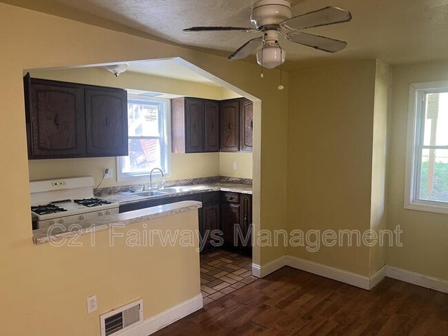 Photo - 1222 Broadway Ave