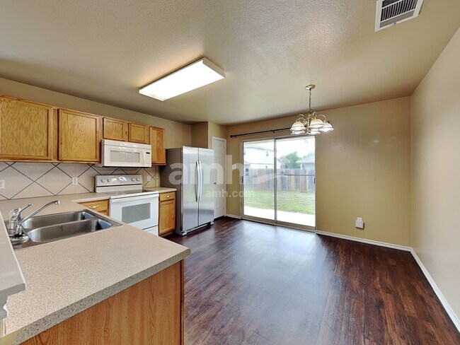 Photo - 307 Quail Hollow Dr