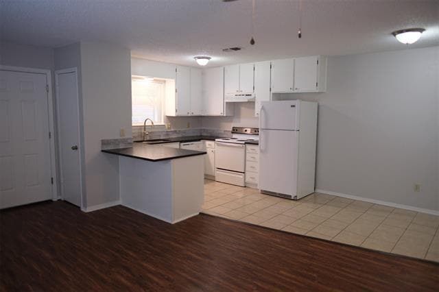 Photo - 4919 Lovell Ave