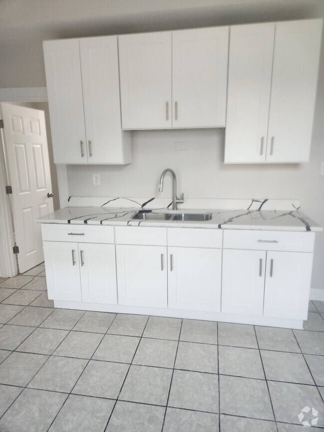 Building Photo - 2326 S Homan Ave Unit 2R Rental