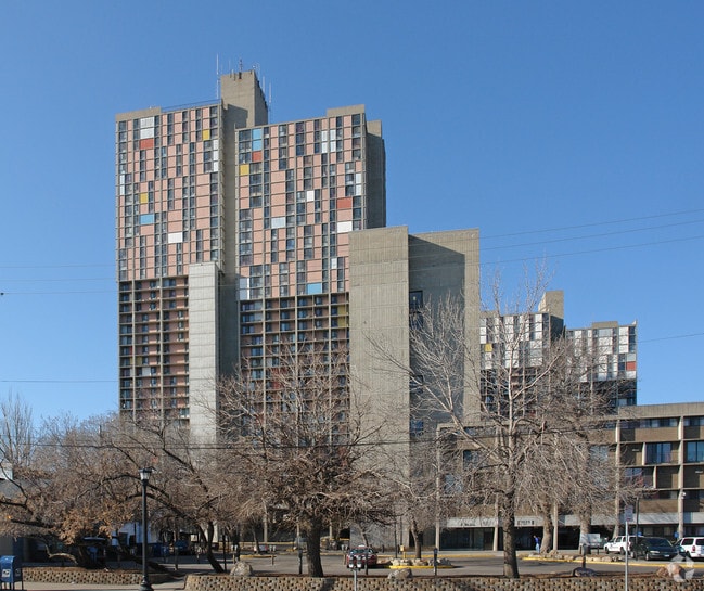 Riverside Plaza