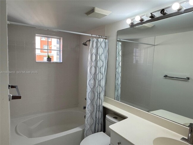 Photo - 17150 N Bay Rd Unidad 2717