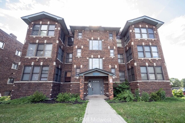Building Photo - 3715 N Meridian St Unit 1A Rental