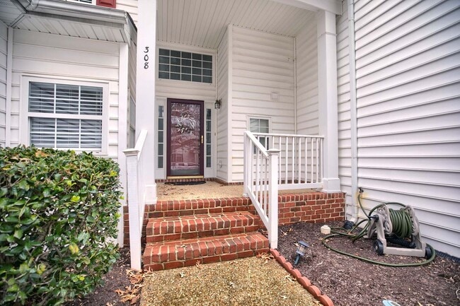 Photo - 308 Charleston Way