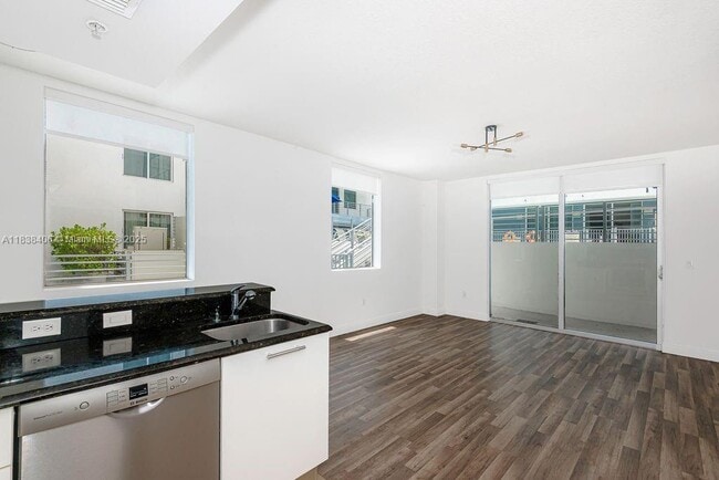 Photo - 3339 Virginia St Unit 205
