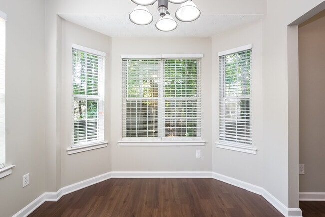 Photo - 2721 Windsor Ct