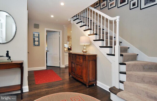 Photo - 6709 Pemberton St