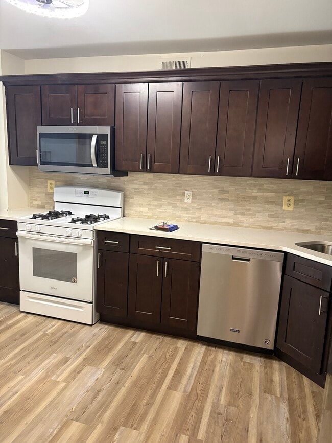 Photo - 520 Plymouth Rd Unit 520 Plymouth Road