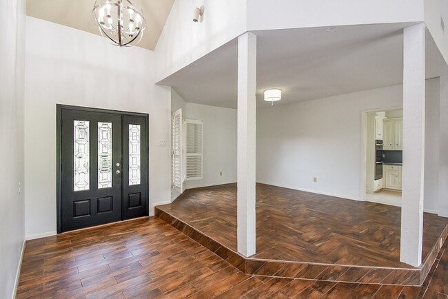 Photo - 1231 Creekford Cir