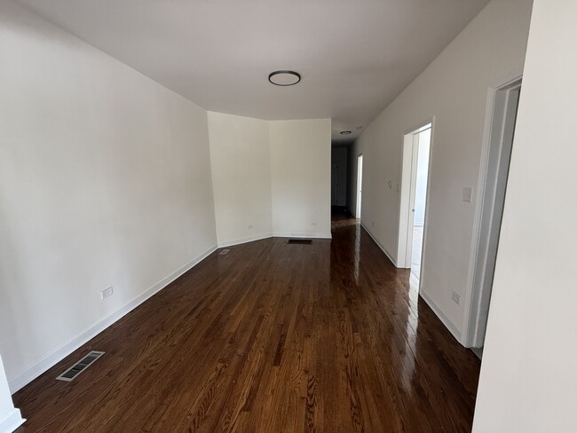 Photo - 411 N Hamlin Ave Unit 1