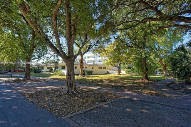 Photo - 5400 Orduna Dr