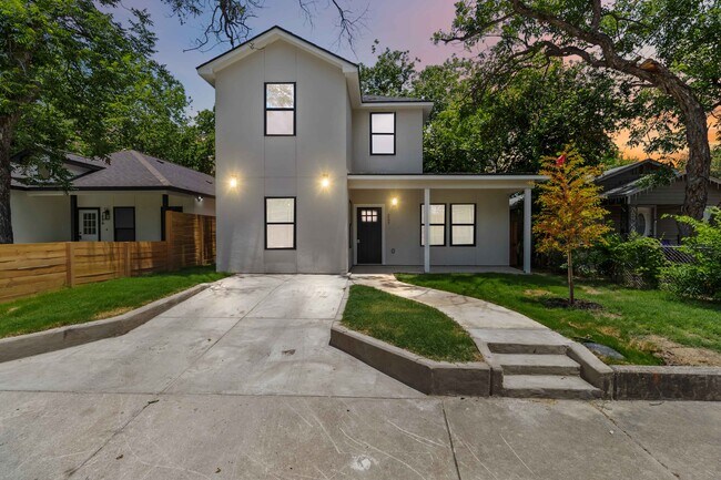 Photo - 237 Carle Ave