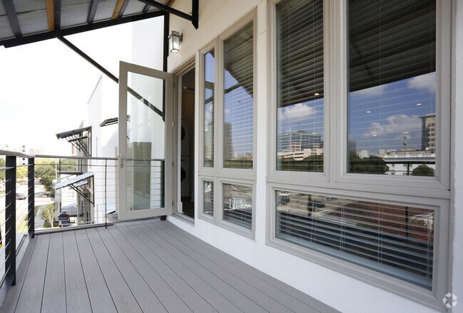 2BR/2BA -1,143SF