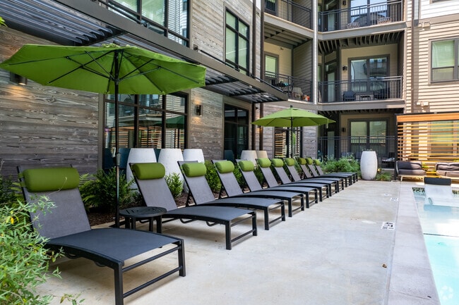 Pool & Courtyard