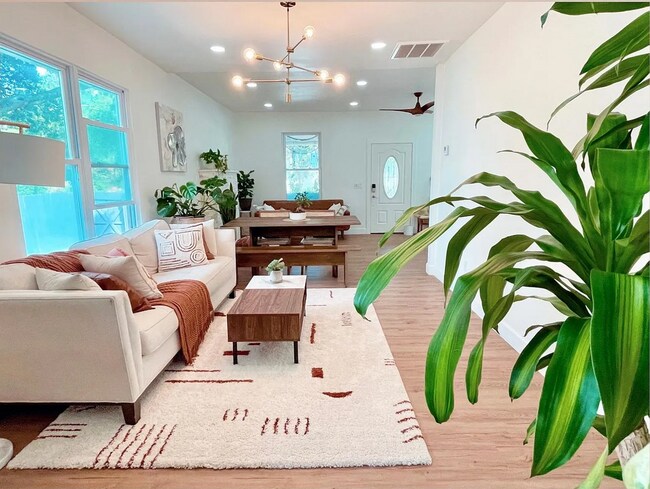 Photo - Beautifully Updated Home Near Downtown St. Petersburg! 3bed |3bath