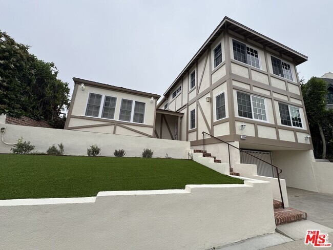 Building Photo - 10309 La Grange Ave Rental
