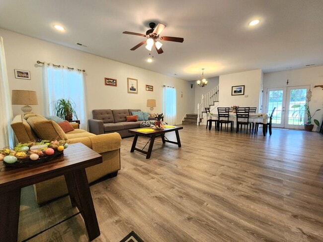 Photo - 4 Bedroom Single Family Home near Naval Station Norfolk
