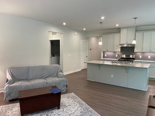 Photo - 2116 Sounders Ln NE