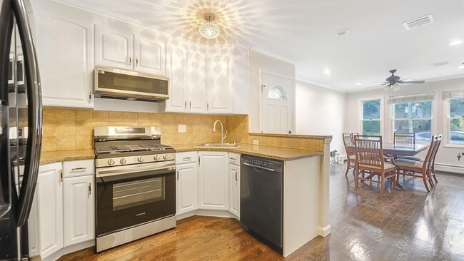 Photo - 1563 Anderson Ave