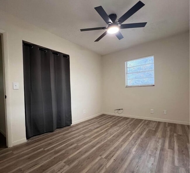 Photo - 7029 Glenview Dr
