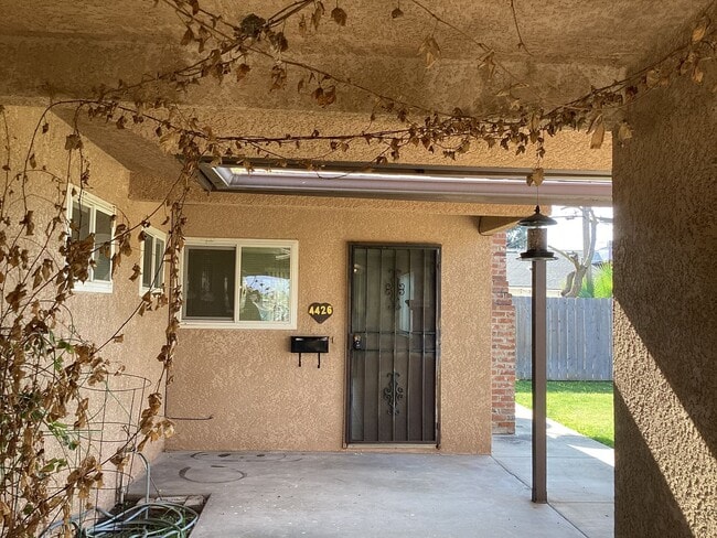 Photo - 4424-4426 E Dakota Ave