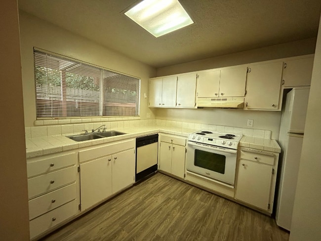 Photo - 316 W 4th Ave Unit A