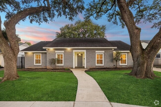 Building Photo - 6215 Cheena Dr Rental